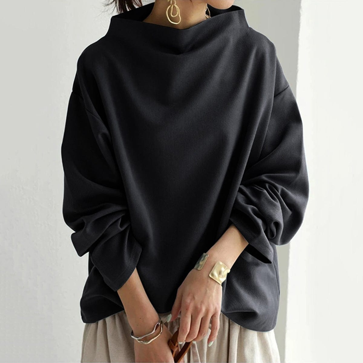 Lisa - High-Neck Casual Top